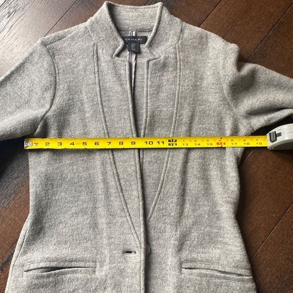 Tahari grey 100 % wool cardigan sweater jacket size small: nicely styled! - Picture 13 of 14
